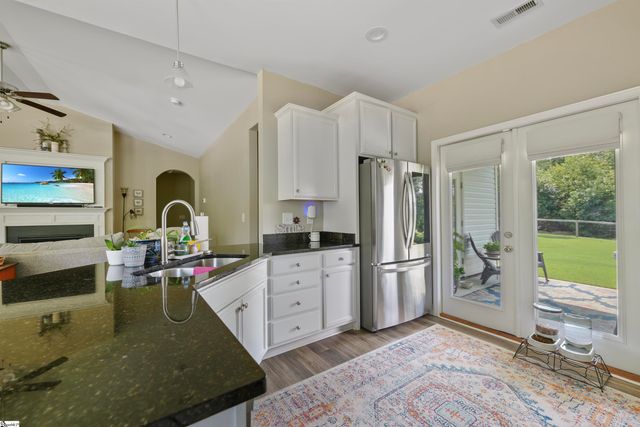238 Inlet Pointe Drive, Anderson, SC 29625