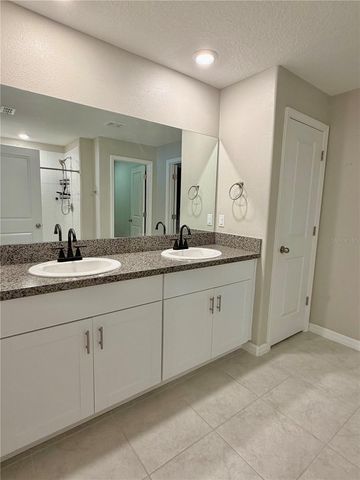 11206 KELLY GREEN AVENUE, Wimauma, FL 33598