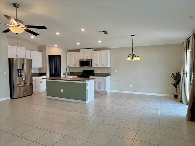 11206 KELLY GREEN AVENUE, Wimauma, FL 33598