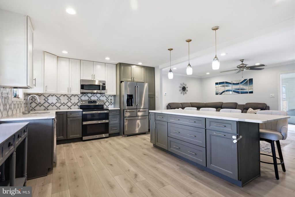 551 STONYBROOK DR #E, LEVITTOWN, PA 19055 — photo 4