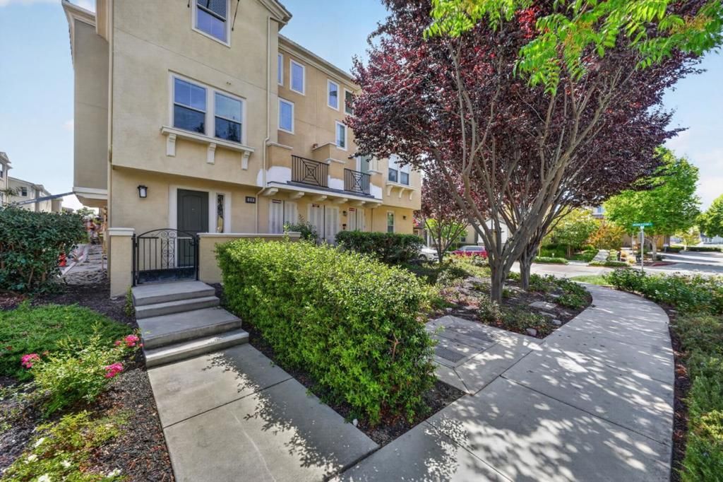 318 Expedition Lane, Milpitas, CA 95035