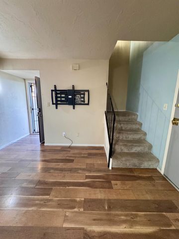 4815 N Winery Circle, Fresno, CA 93726