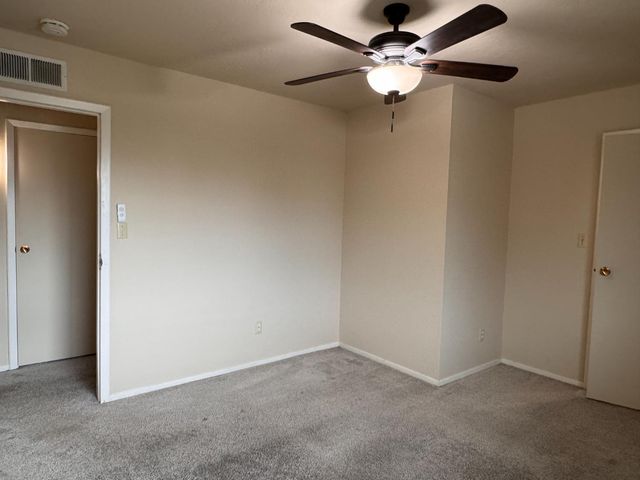 4815 N Winery Circle, Fresno, CA 93726