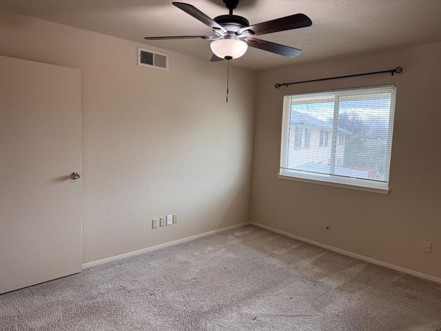 4815 N Winery Circle, Fresno, CA 93726