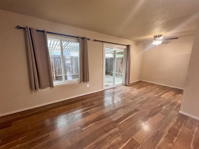 4815 N Winery Circle, Fresno, CA 93726