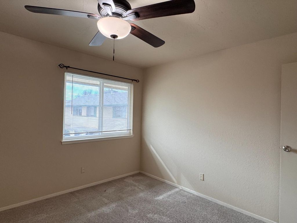 Image 17 of property listing at 4815 N Winery Circle, Fresno, CA 93726