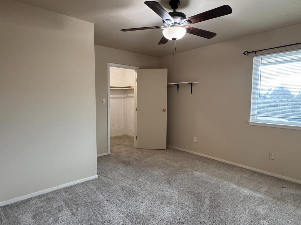 Image 19 of property listing at 4815 N Winery Circle, Fresno, CA 93726