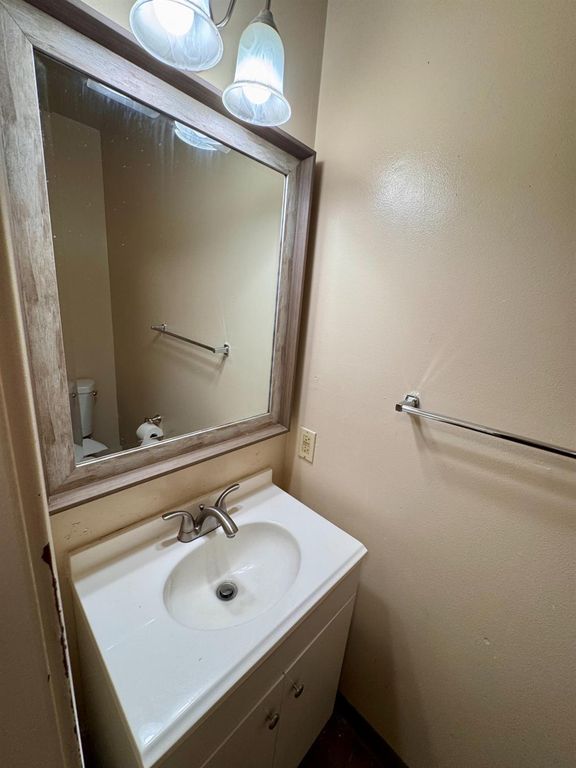 Image 9 of property listing at 4815 N Winery Circle, Fresno, CA 93726