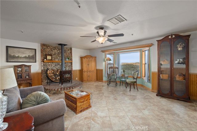 39910 95th W, Leona Valley, CA 93551