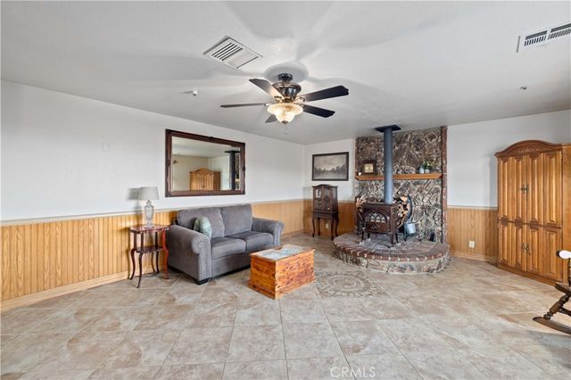 39910 95th W, Leona Valley, CA 93551