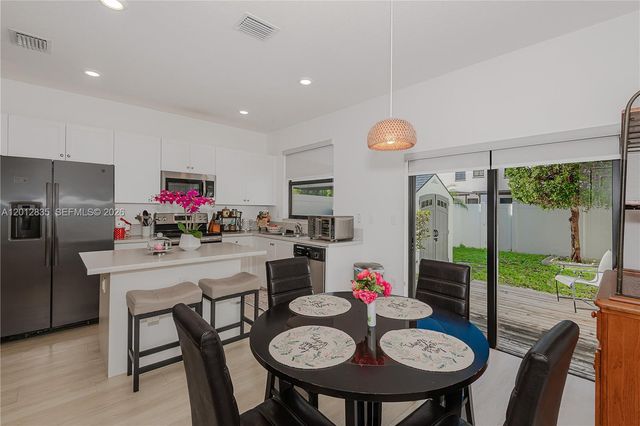 3323 W 106th Ter, Hialeah, FL 33018