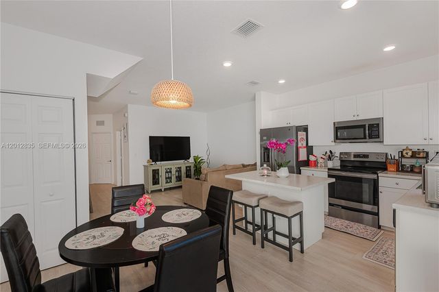 3323 W 106th Ter, Hialeah, FL 33018