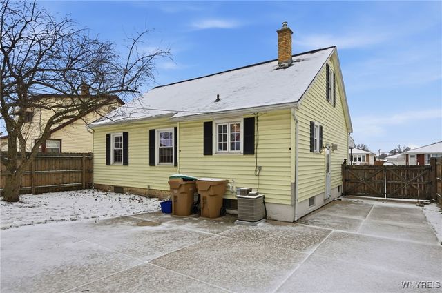 23 Edmund Street, Cheektowaga, NY 14227