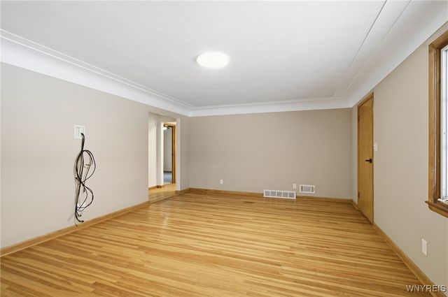 23 Edmund Street, Cheektowaga, NY 14227