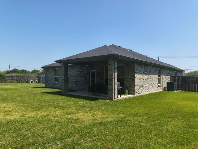 3027 Ames Road, Lancaster, TX 75134