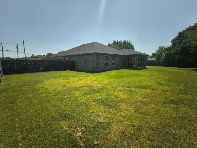 3027 Ames Road, Lancaster, TX 75134