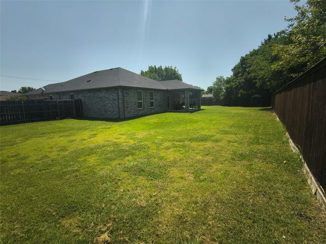3027 Ames Road, Lancaster, TX 75134