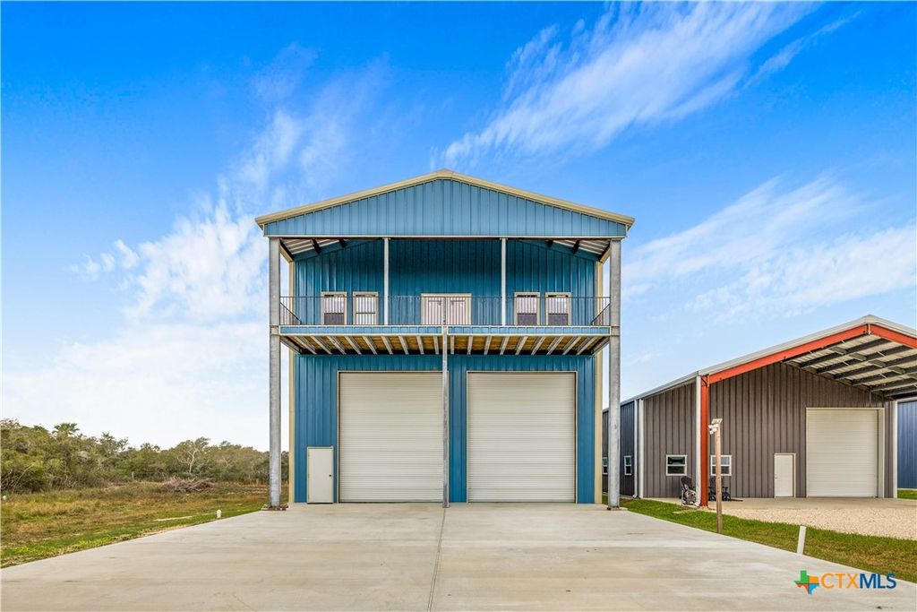 237 Easy Street, Port O'connor, TX 77982