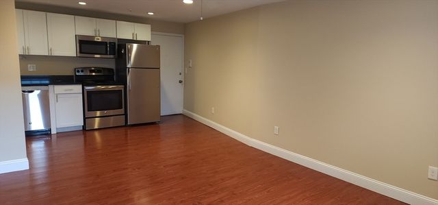 1 Old Colony Rd 109, Mansfield, MA 02048