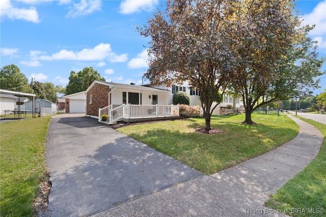 1327 Ridgeway Drive, Jeffersonville, IN 47130