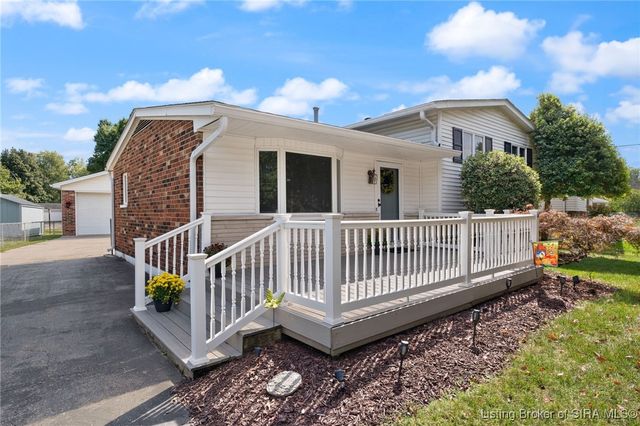 1327 Ridgeway Drive, Jeffersonville, IN 47130