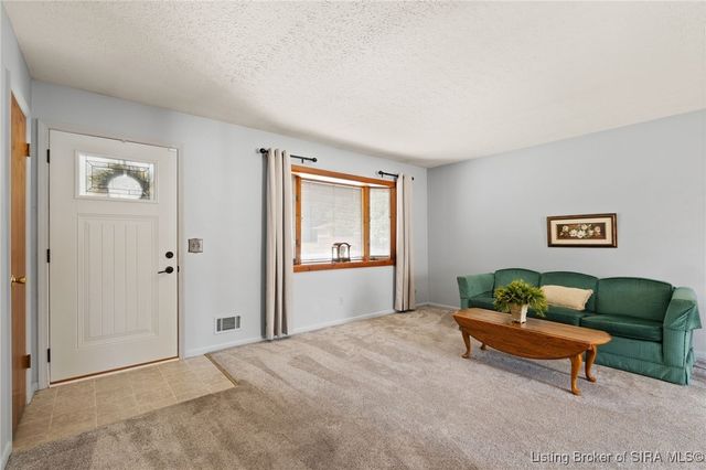 1327 Ridgeway Drive, Jeffersonville, IN 47130