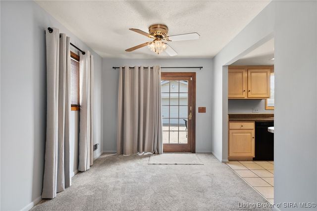 1327 Ridgeway Drive, Jeffersonville, IN 47130