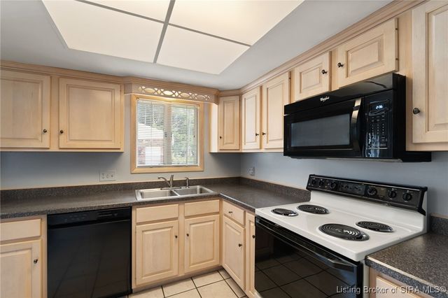 1327 Ridgeway Drive, Jeffersonville, IN 47130