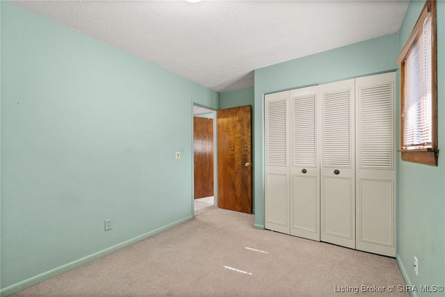 1327 Ridgeway Drive, Jeffersonville, IN 47130