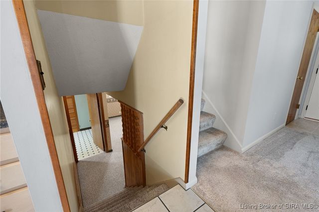 1327 Ridgeway Drive, Jeffersonville, IN 47130