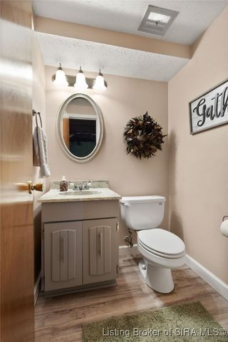 1327 Ridgeway Drive, Jeffersonville, IN 47130