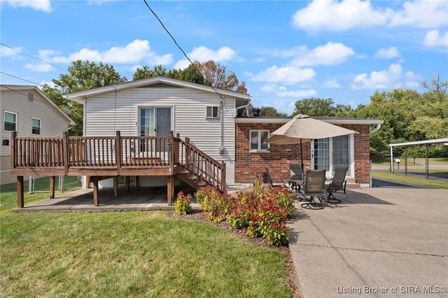 1327 Ridgeway Drive, Jeffersonville, IN 47130