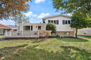 1327 Ridgeway Drive, Jeffersonville, IN 47130