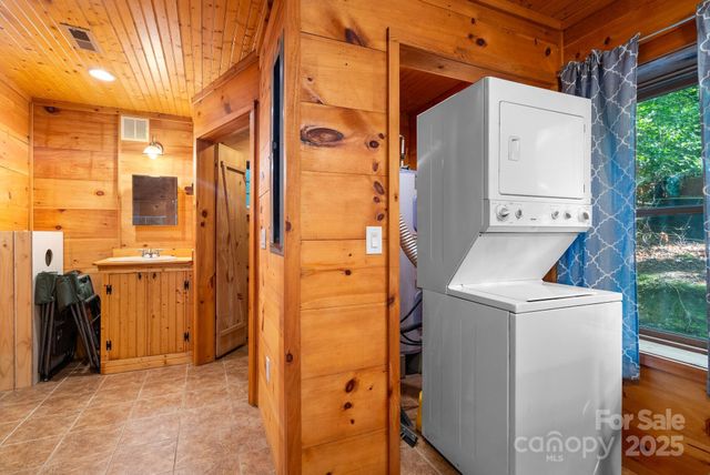 118 Blossom Road, Brevard, NC 28712