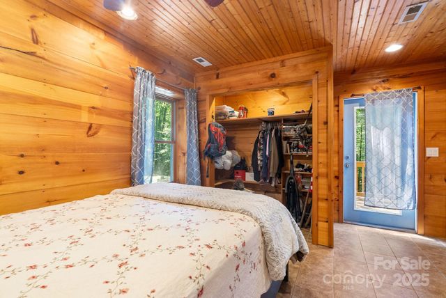 118 Blossom Road, Brevard, NC 28712