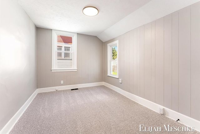 1026 Garfield Avenue, Grand Rapids, MI 49504