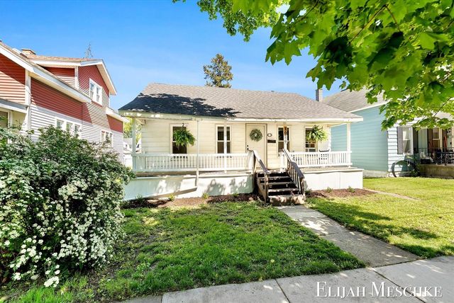 1026 Garfield Avenue, Grand Rapids, MI 49504