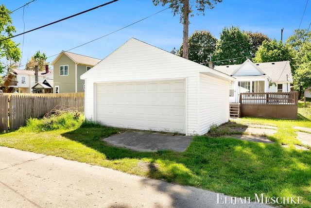 1026 Garfield Avenue, Grand Rapids, MI 49504