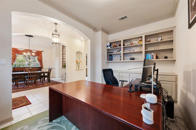 5308 Deerwood LN, Austin, TX 78730
