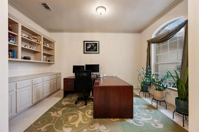 5308 Deerwood LN, Austin, TX 78730