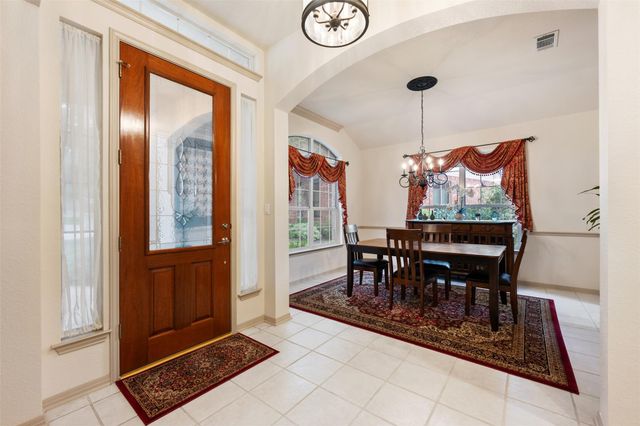 5308 Deerwood LN, Austin, TX 78730
