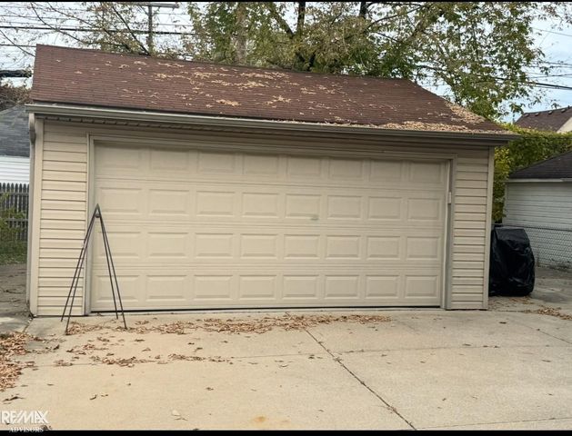 15029 Stephens Drive, Eastpointe, MI 48021