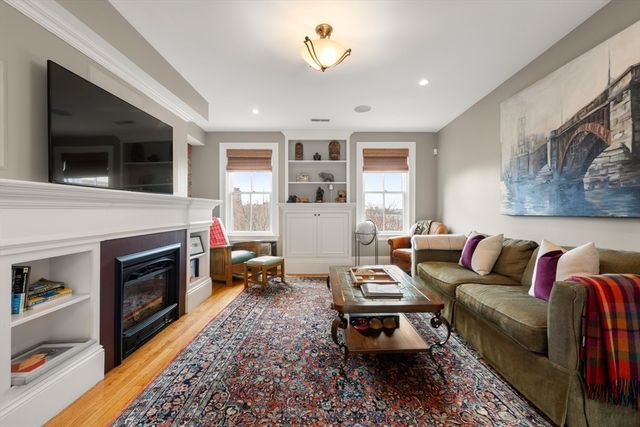 8 Otis Place, Boston, MA 02108