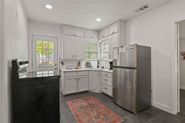 80 Vaughn Drive, Denison, TX 75020