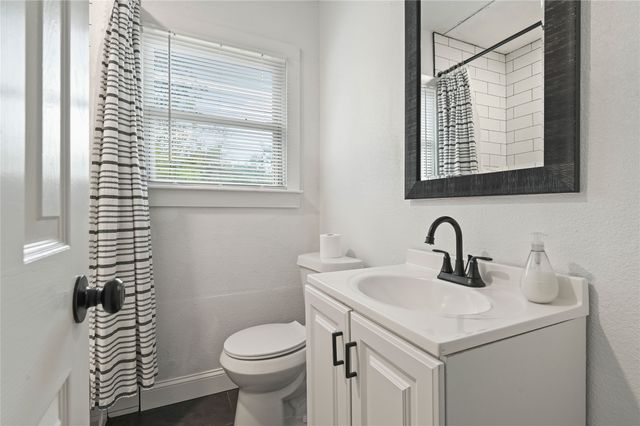 80 Vaughn Drive, Denison, TX 75020