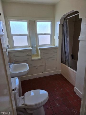 247 Redondo, Long Beach, CA 90803
