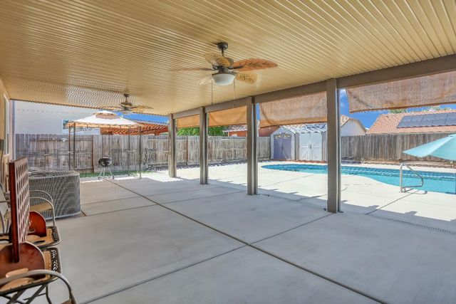 1402 Tevin Way, Madera, CA 93637