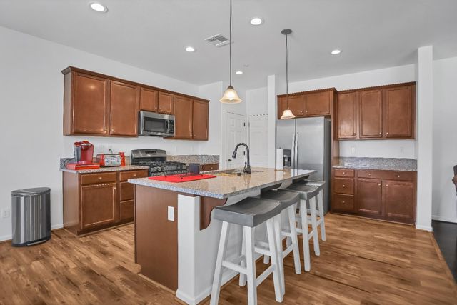 1402 Tevin Way, Madera, CA 93637