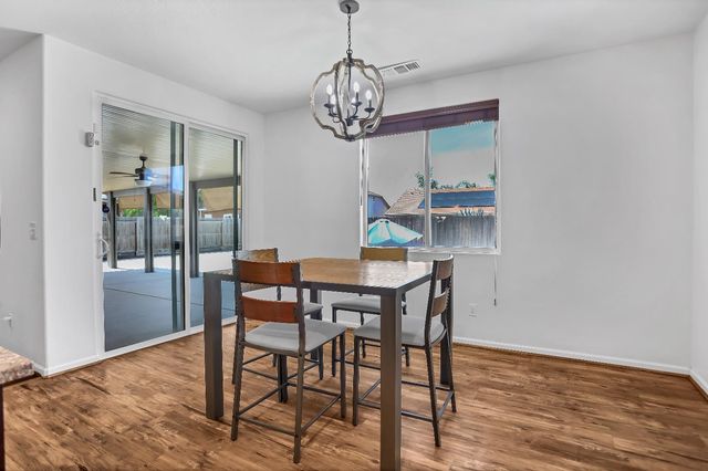 1402 Tevin Way, Madera, CA 93637