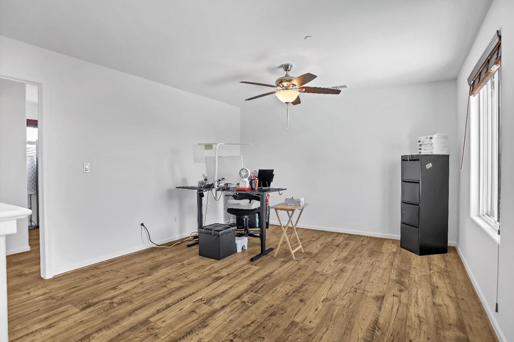 Image 23 of property listing at 1402 Tevin Way, Madera, CA 93637